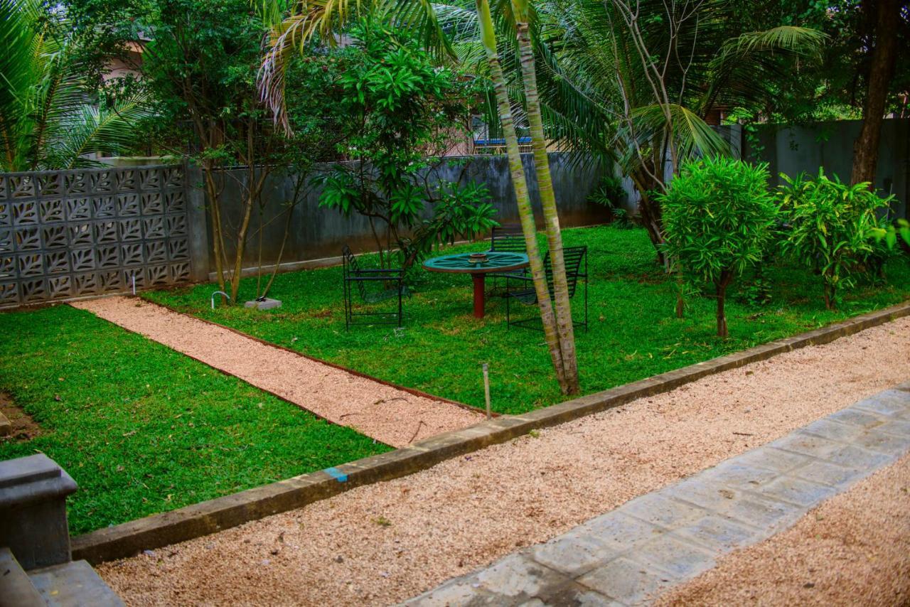 Thambu Illam Hotel จาฟนา ภายนอก รูปภาพ