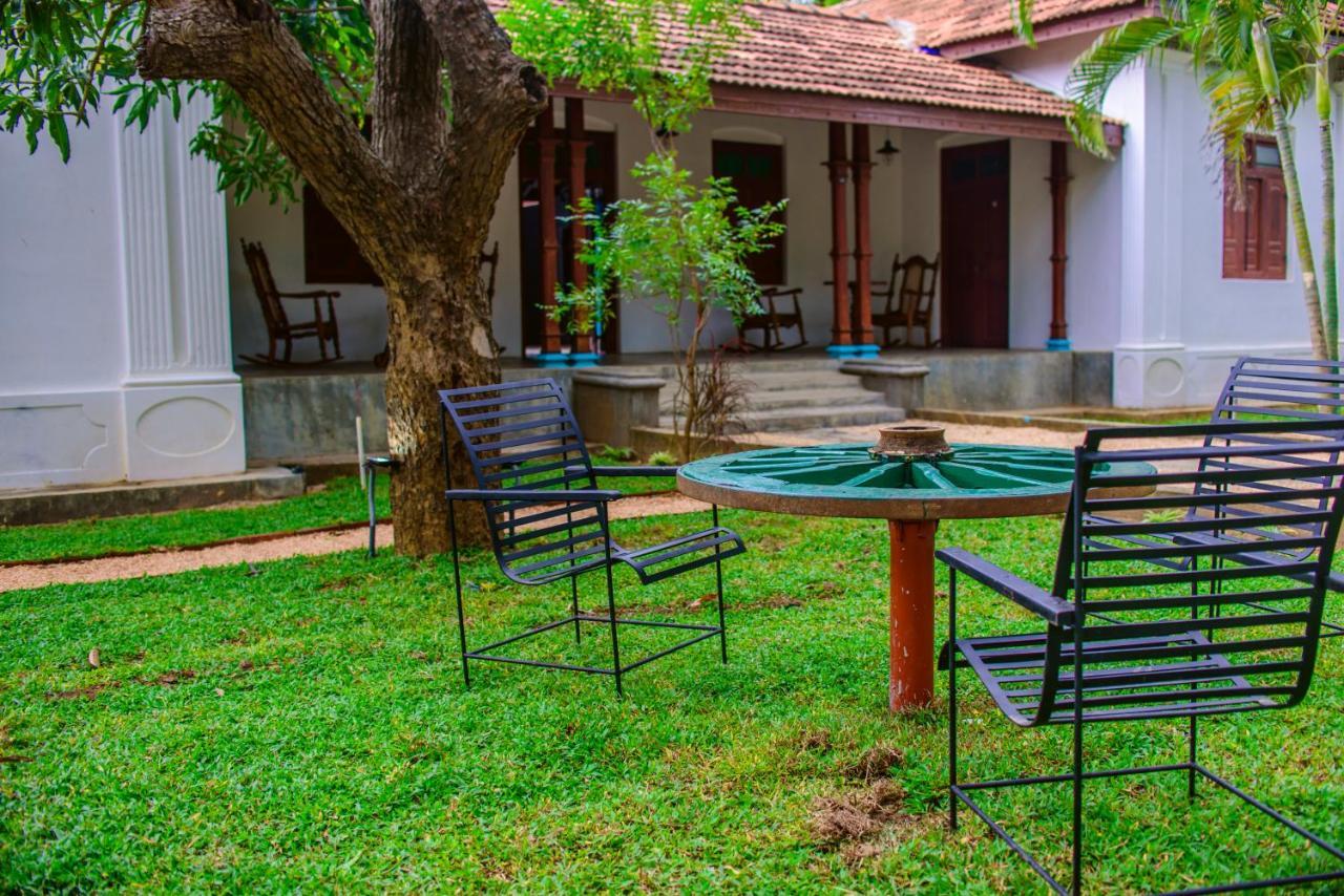 Thambu Illam Hotel จาฟนา ภายนอก รูปภาพ