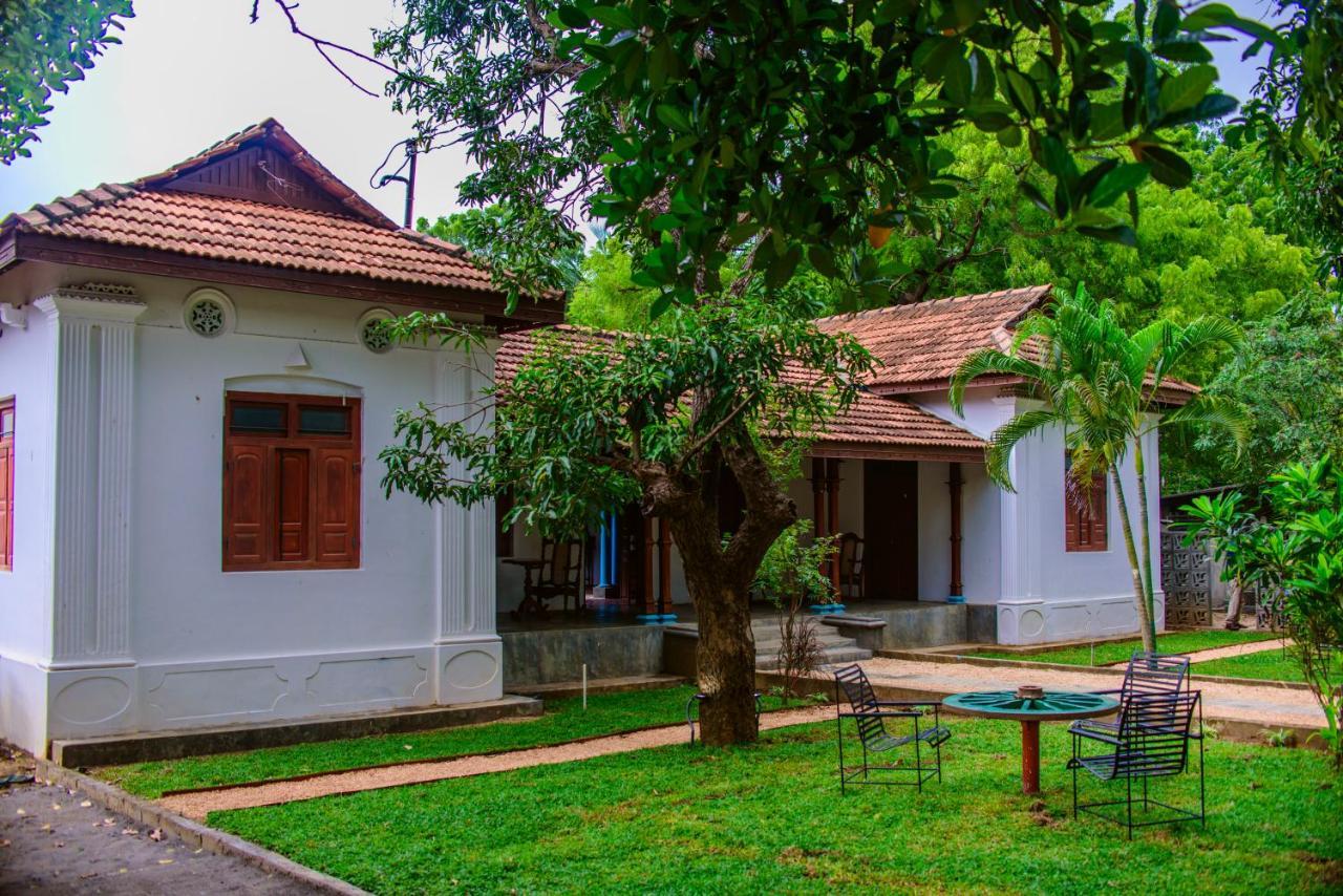 Thambu Illam Hotel จาฟนา ภายนอก รูปภาพ