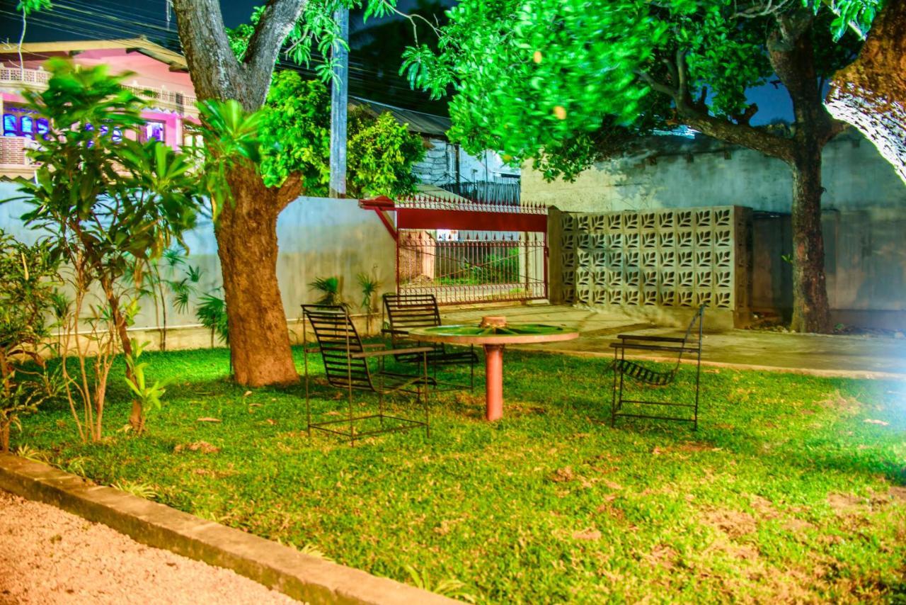 Thambu Illam Hotel จาฟนา ภายนอก รูปภาพ