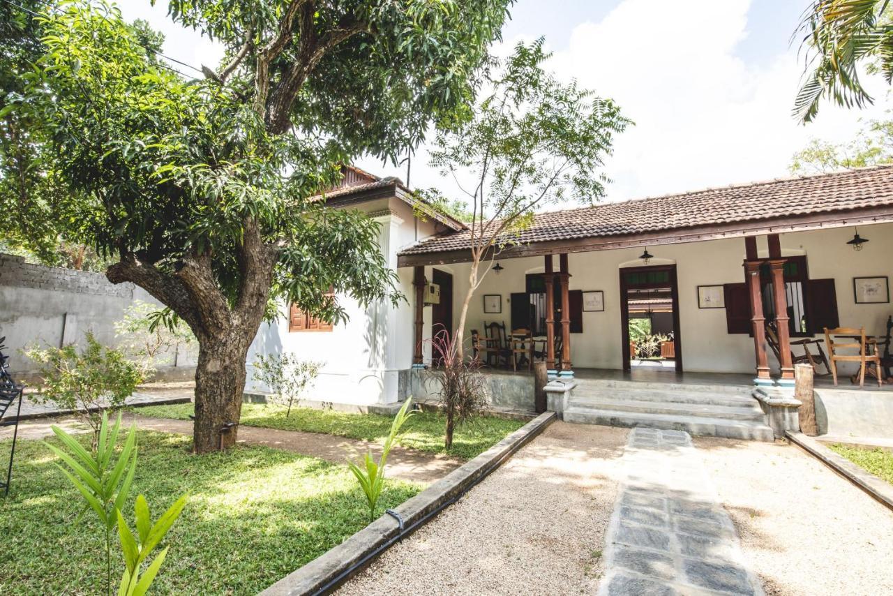 Thambu Illam Hotel จาฟนา ภายนอก รูปภาพ